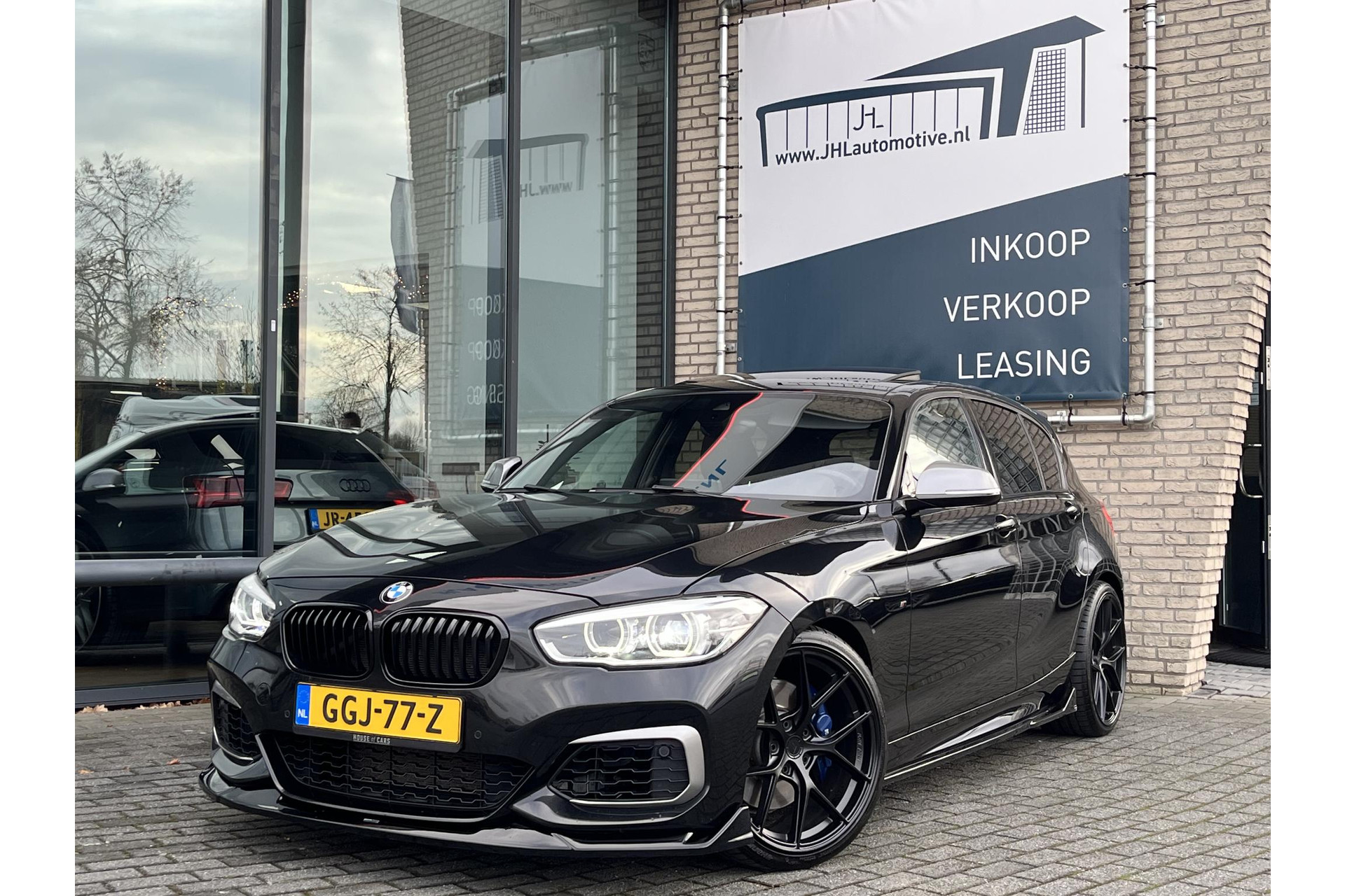 BMW 1-serie M140I XDrive High Exe.*AKRA*KW*MAXTON*440PK*PANO*